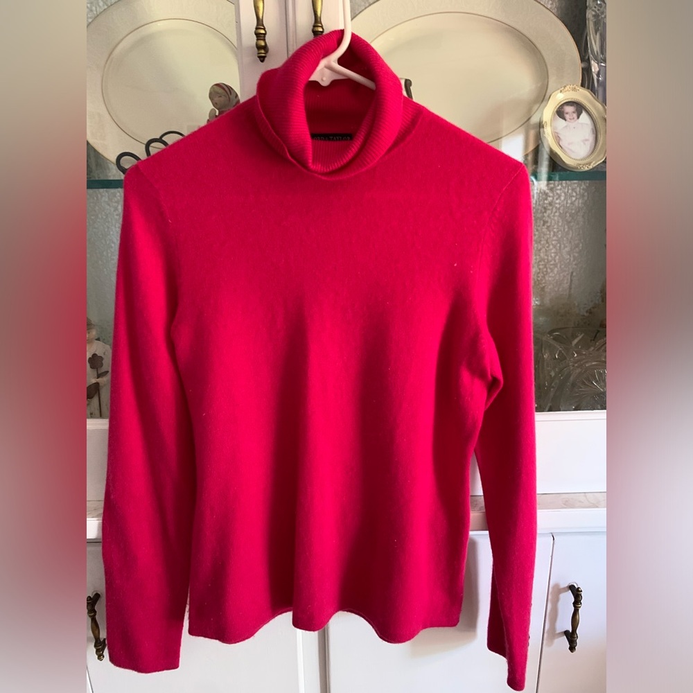 Lord & Taylor Red Cashmere Turtleneck Sweater size Small
